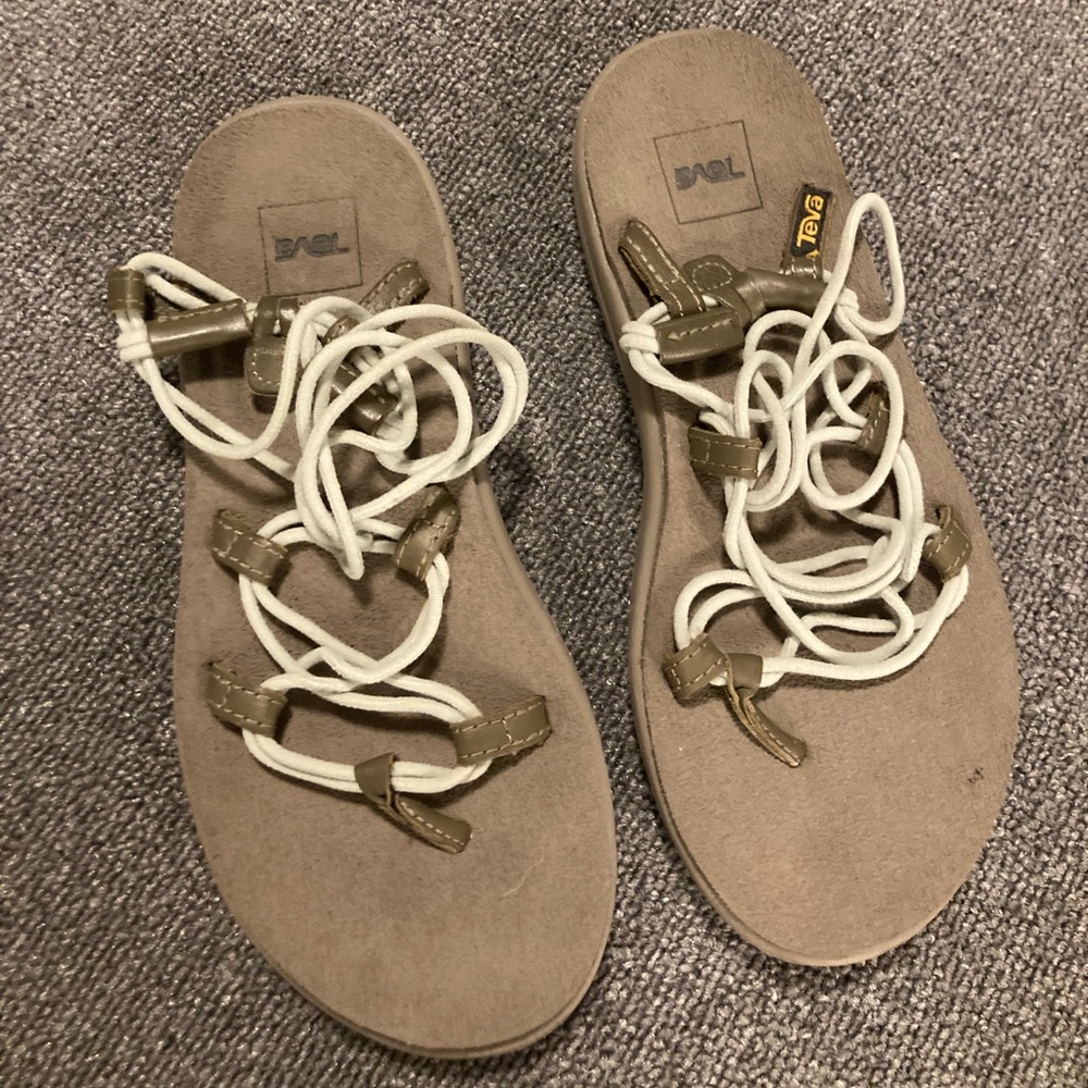 Teva Voya Infinity Women's 6 Olive Strappy Stretchy Sandals Mush Foam